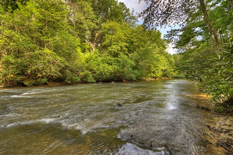 cabin-rentals-creek-or-river