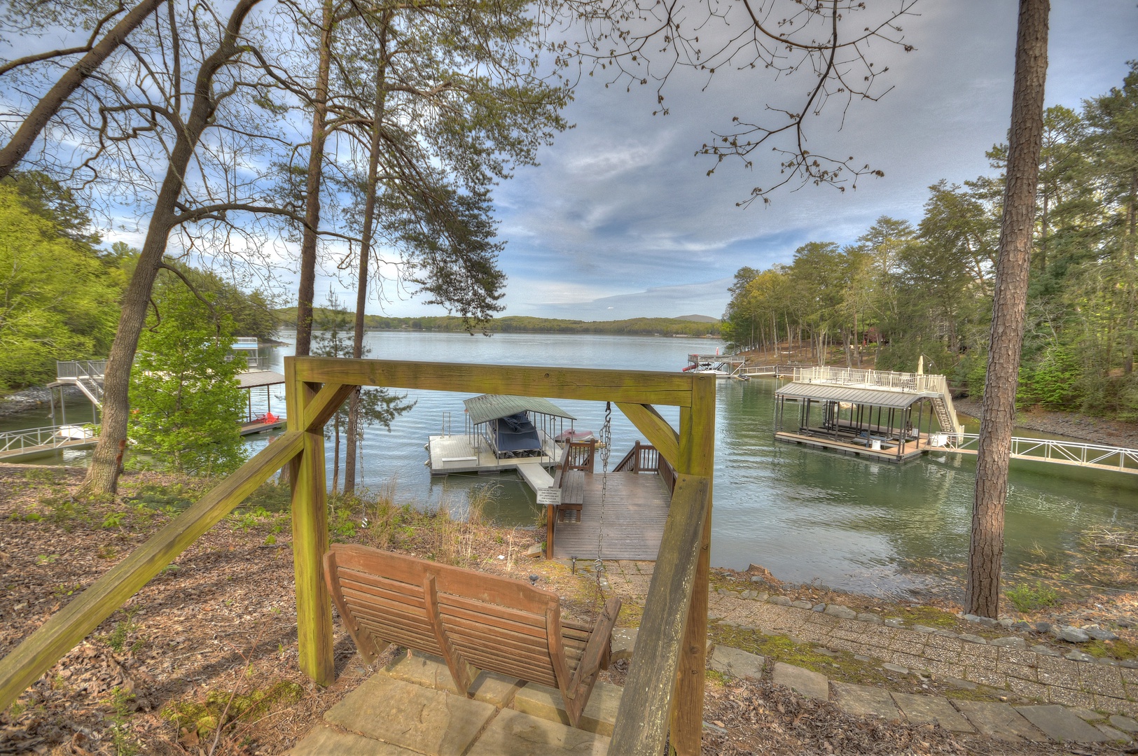 Porch Swing & Boat Dock Of Vacation Rental When In Rome